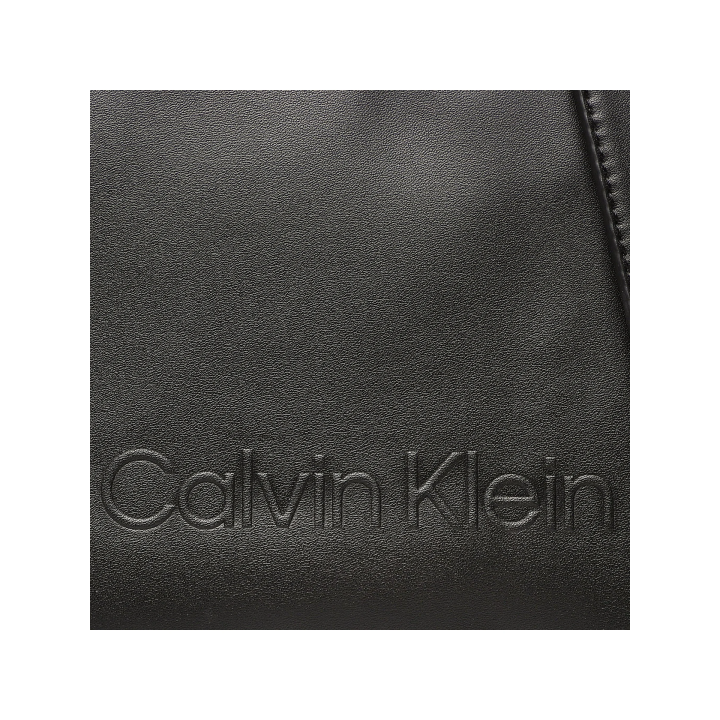 Calvin Klein Bolso asa con logo grande negro detalle