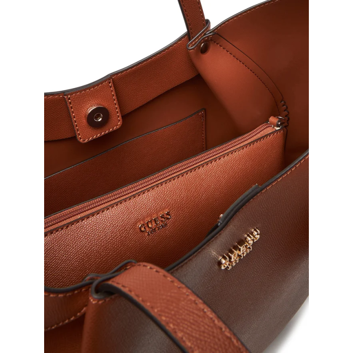 Bolso Guess Amorette de polietileno marrón detalle interior