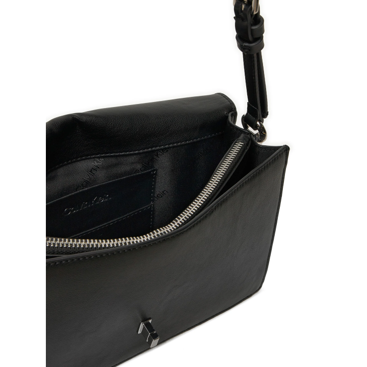 Bolso cruzado Calvin Klein de poliéster negro interior