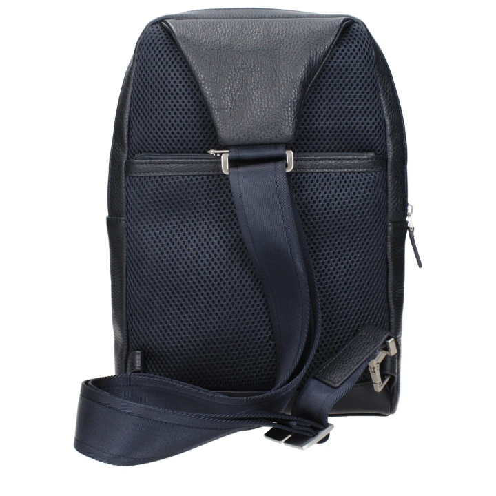 Piquadro bandolera de cuero azul para hombre vista dorsal