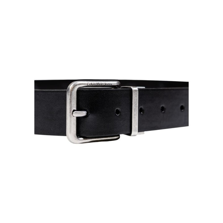 Cinturón Calvin Klein de piel negro con logo detalle