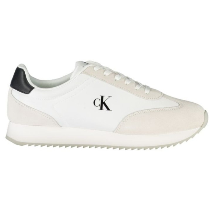 Zapatillas blancas de poliéster para hombre Calvin Klein vista lateral con logo CK y detalle negro