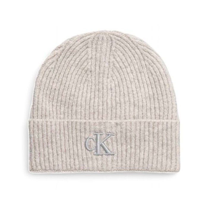 Gorro de punto beige para mujer Calvin Klein vista frontal con logo bordado