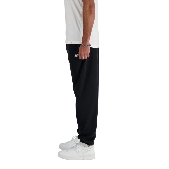 Pantalón New Balance Sport Essentials French Terry negro vista lateral
