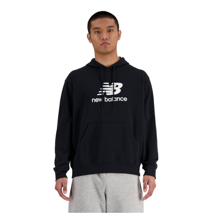 Sudadera New Balance Sport Essentials French Terry Logo negro vista frontal
