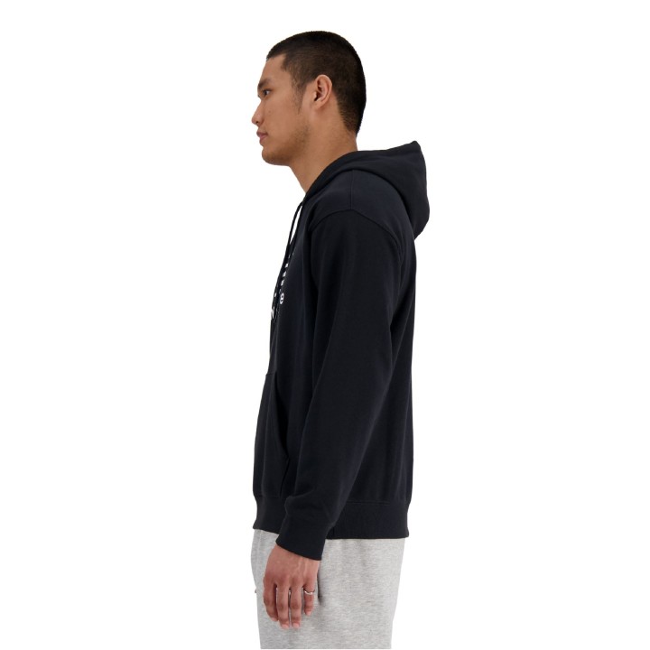Sudadera New Balance Sport Essentials French Terry Logo negro vista lateral