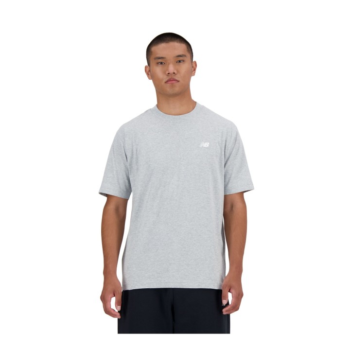 Camiseta New Balance Sport Essentials algodón gris vista frontal