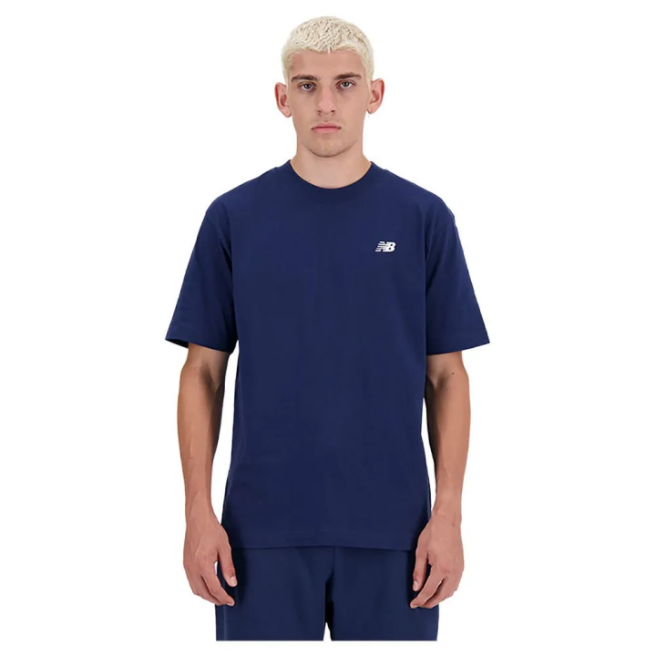 Camiseta New Balance Sport Essentials algodón azul marino vista frontal