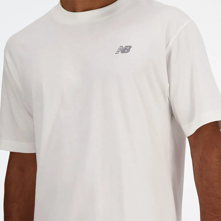 Camiseta New Balance Sport Essentials algodón blanco vista detalle