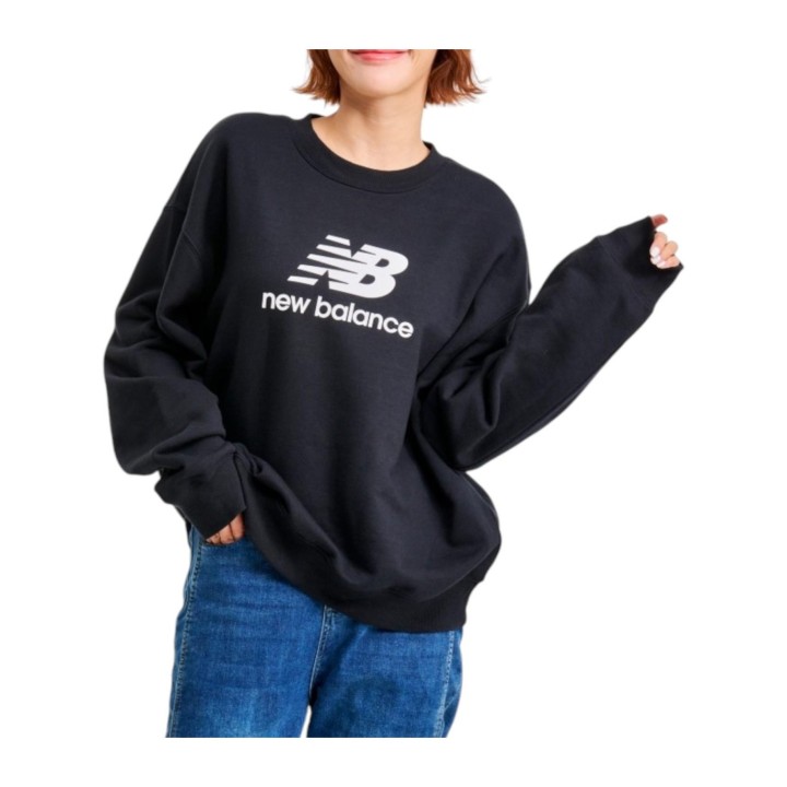 Sudadera New Balance Sport Essentials French Terry Logo negro vista frontal