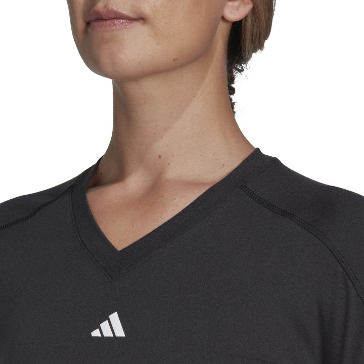Camiseta Adidas We Min negro vista frontal detalle logo