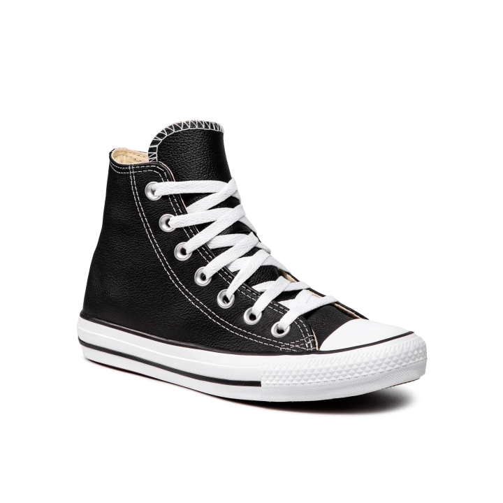 Zapatillas Converse Chuck Taylor All Star Mono Piel unisex negro vista tres cuartos