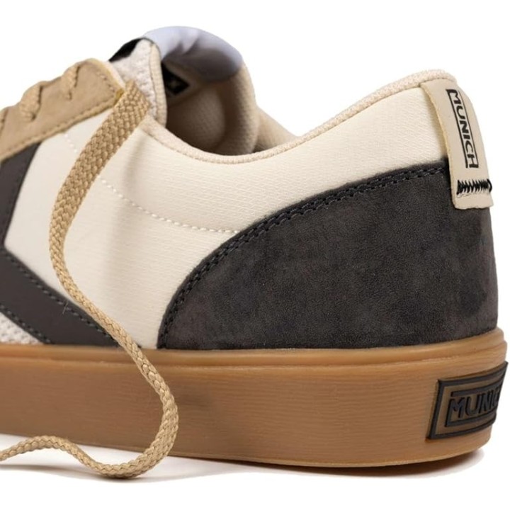 Detalle de zapatillas Munich Break 49 beige