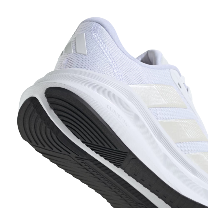 Detalle suela de zapatillas Adidas Galaxy 7 blancas