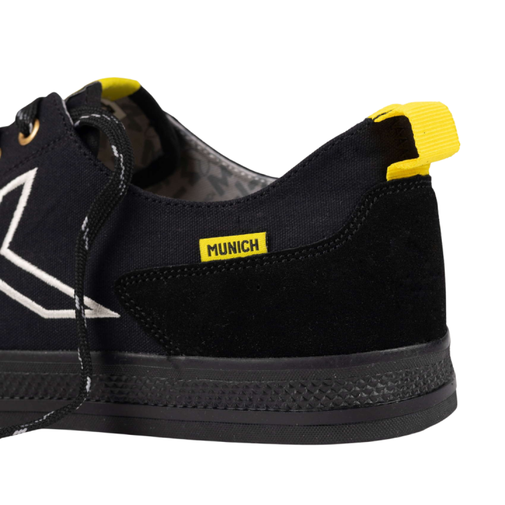 Zapatillas Munich Swing 13 negras vista dorsal